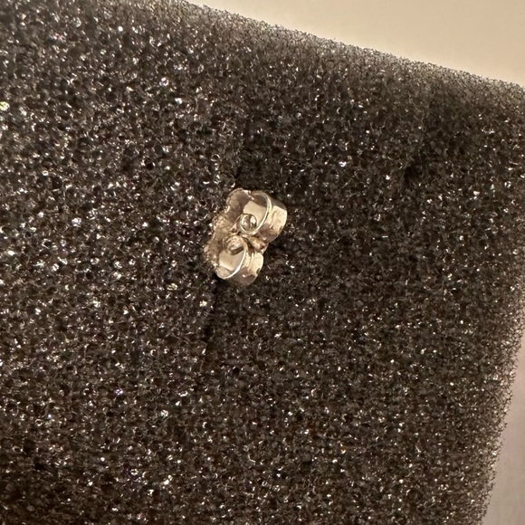 Avon - Floral Rhinestone Necklace and Earrings - Picture 9 of 12